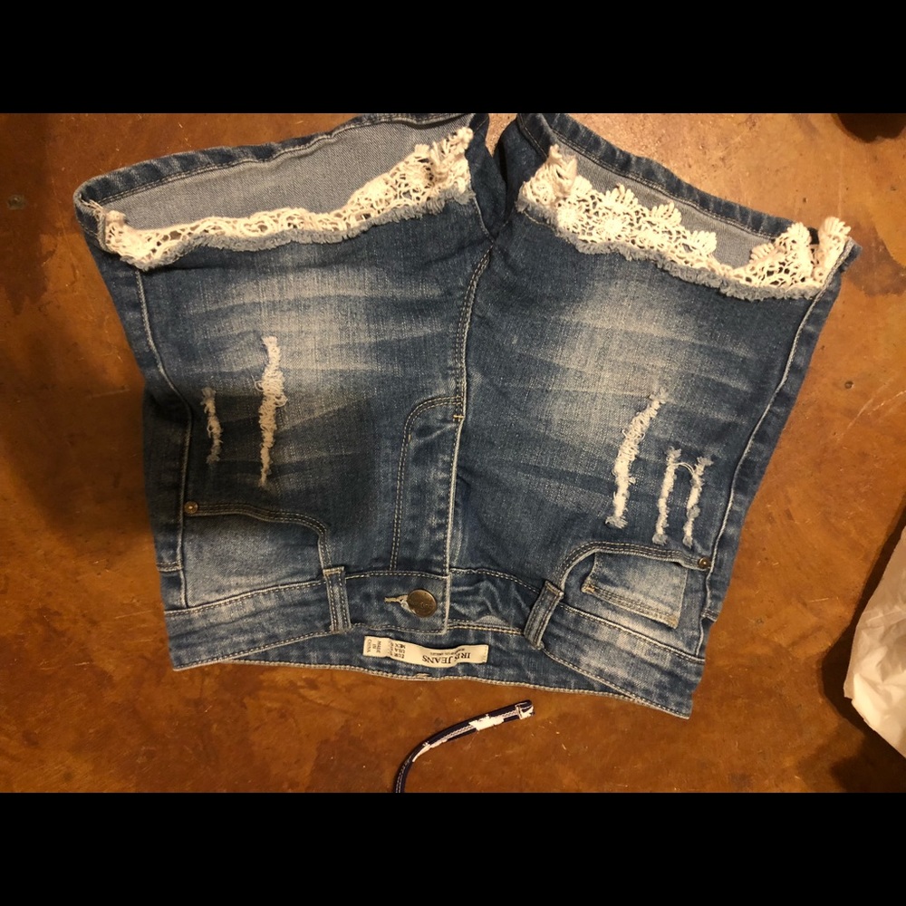 Boutique lace lined blue jean shorts